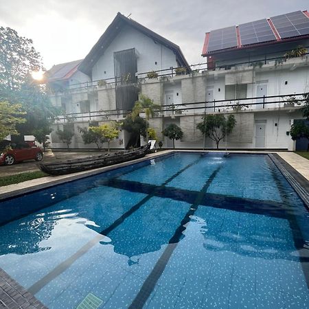 Royal Crown Residency Hotel Talawatugoda Kültér fotó