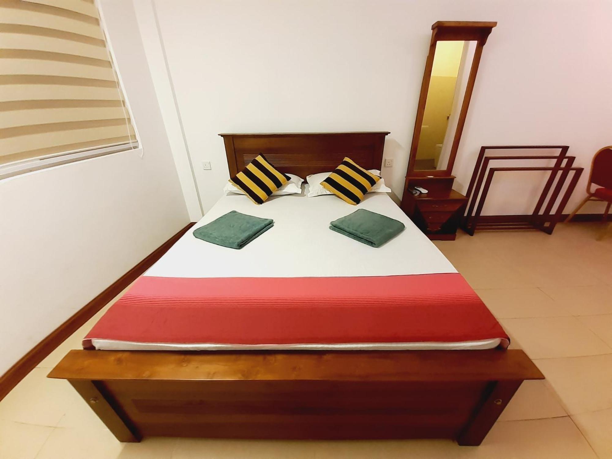Royal Crown Residency Hotel Talawatugoda Kültér fotó